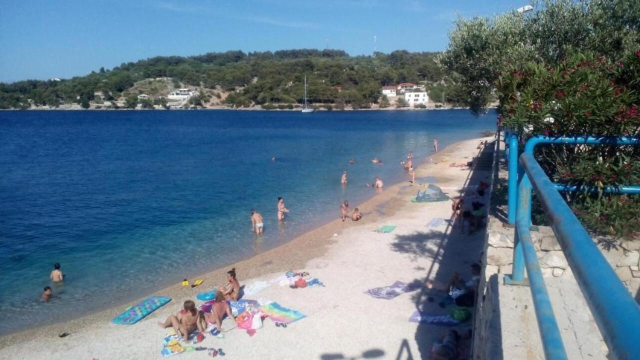 Apartments Vlado - 50M From The Sea Rogač Zewnętrze zdjęcie